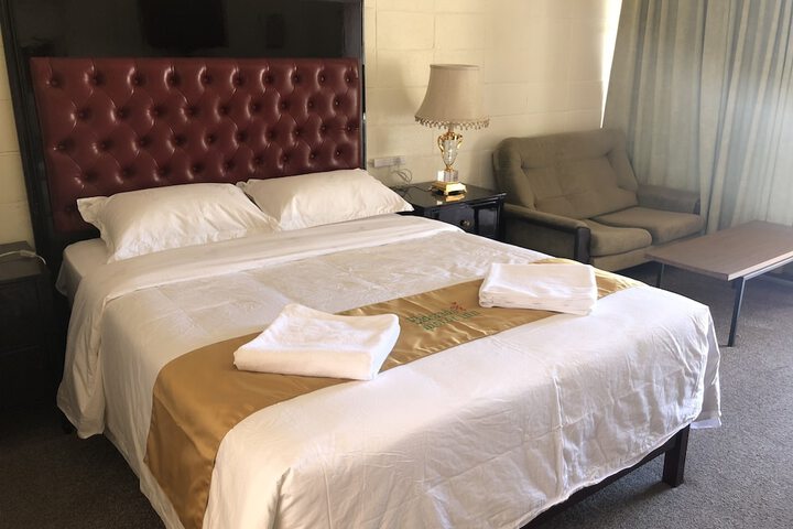 Room 27 of 80