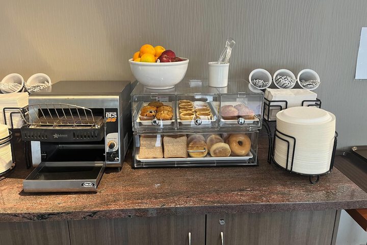 Breakfast/Coffee Service 32 of 35