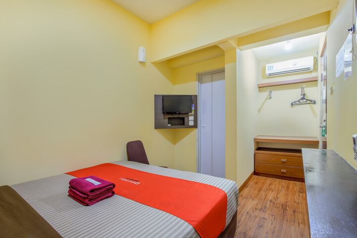Room 38 of 60