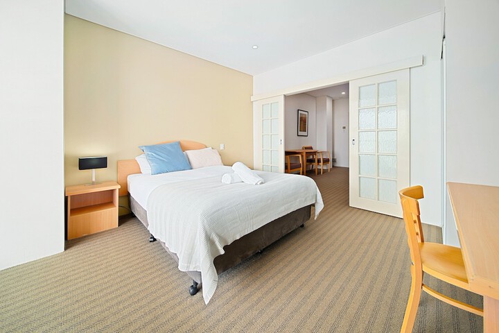 Room 27 of 120