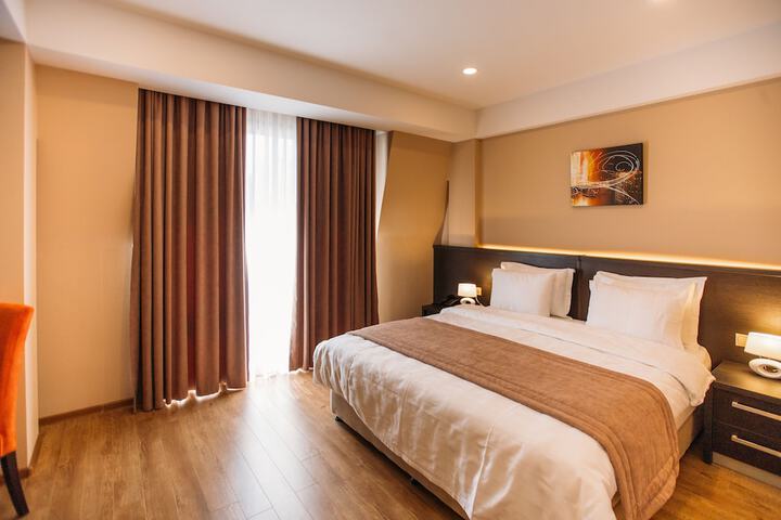 Room 12 of 47