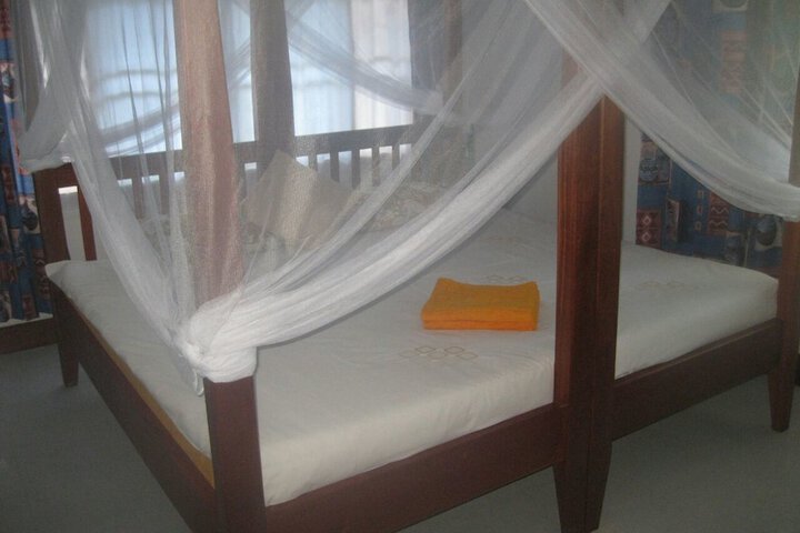 Room 8 of 13