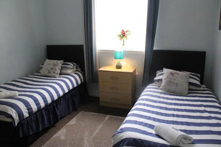 Room 3 of 33