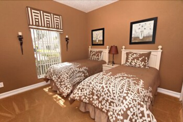 Room 8 of 15