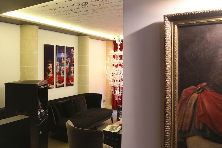 Entrance & Lobby