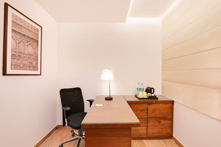 Room 28 of 60