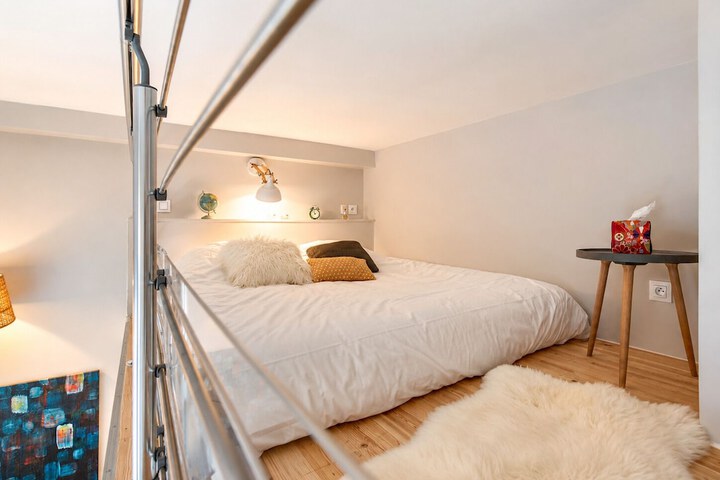 Room 9 of 23