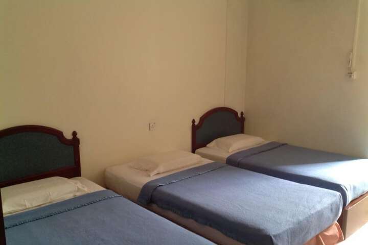 Room 6 of 32