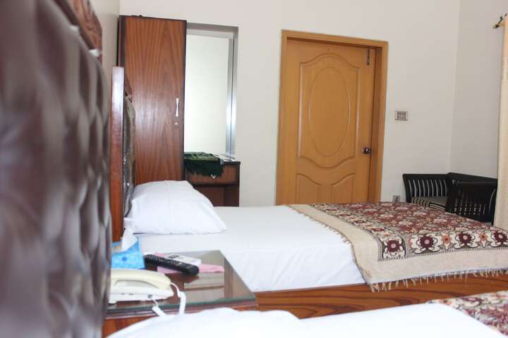 Room 16 of 33