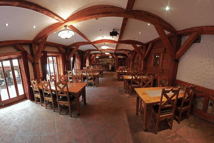 Dining 14 of 24
