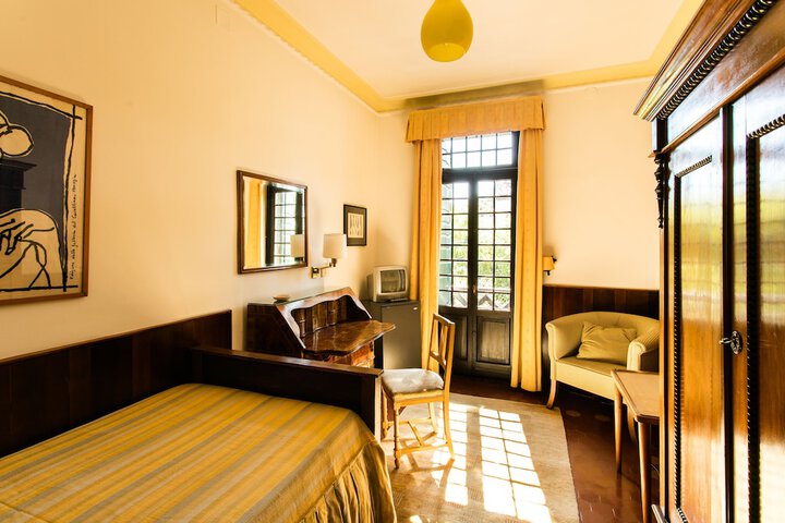 Room 27 of 72