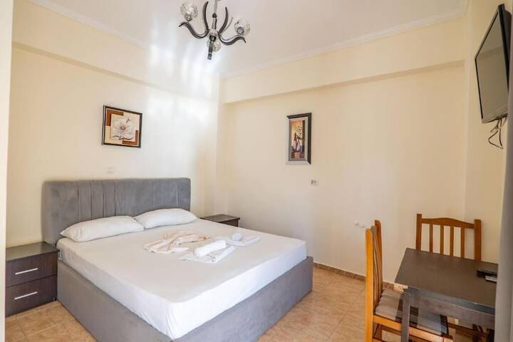 Room 3 of 22