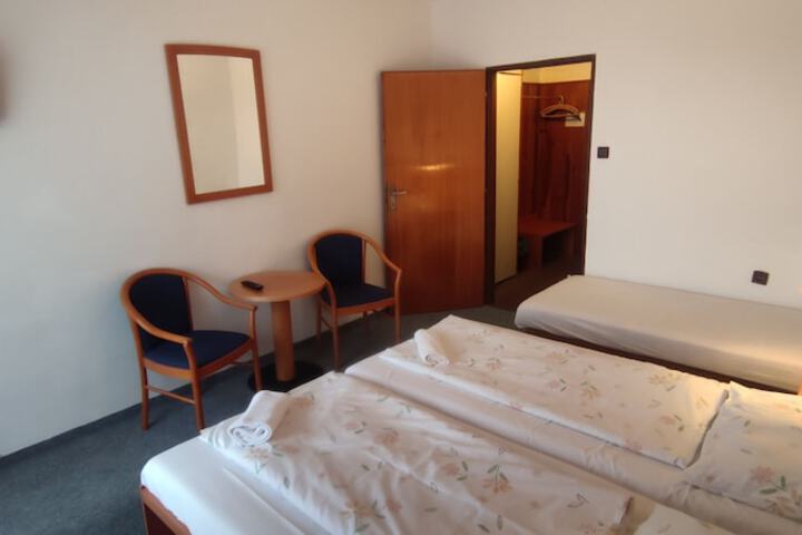 Room 10 of 88