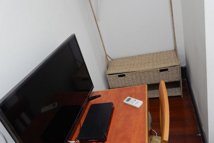 Room 10 of 46