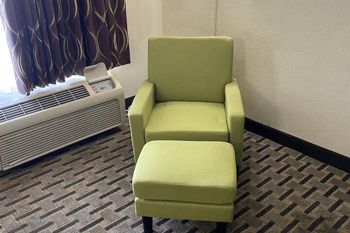 Room 9 of 35