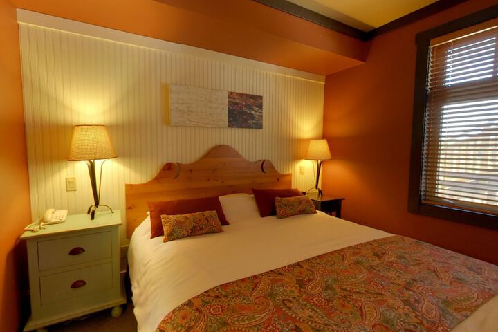 Room 15 of 102