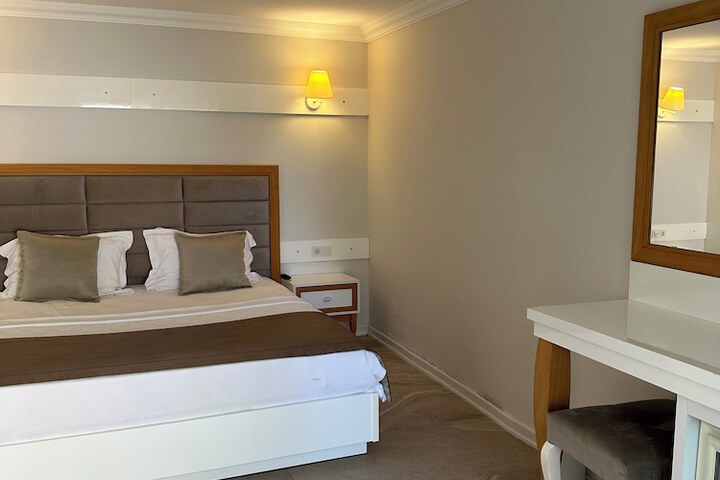 Room 12 of 47