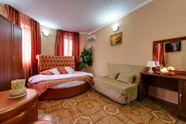 Room 7 of 44