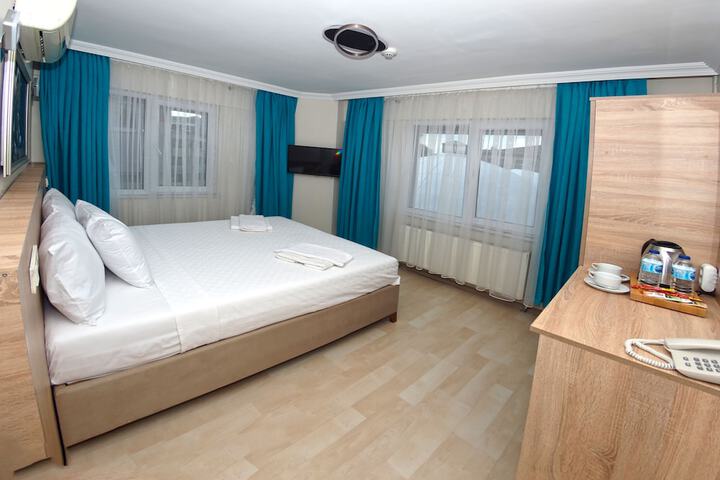 Room 8 of 40
