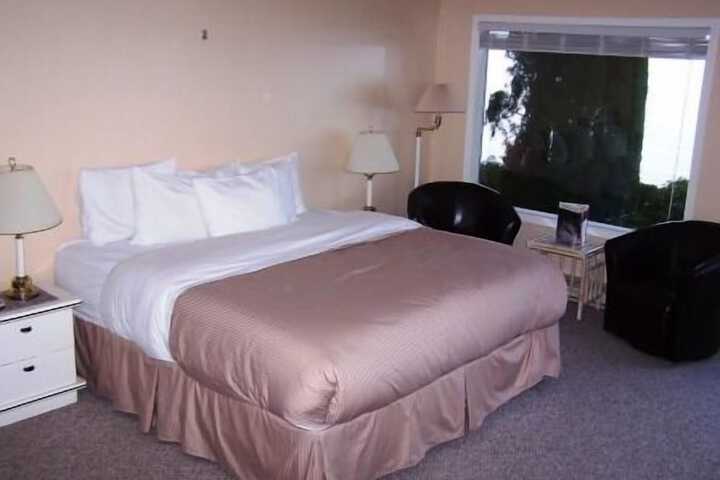 Room 7 of 73