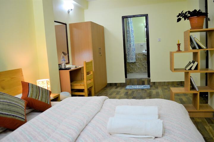 Room 4 of 48