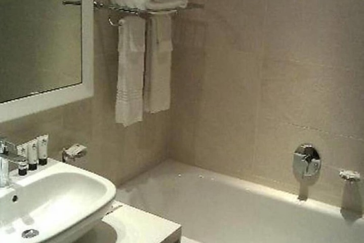 Room 15 of 29