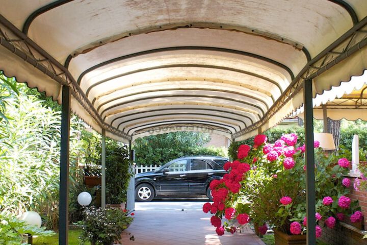 Hotel Exterior 57 of 68