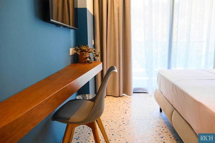 Room 4 of 44