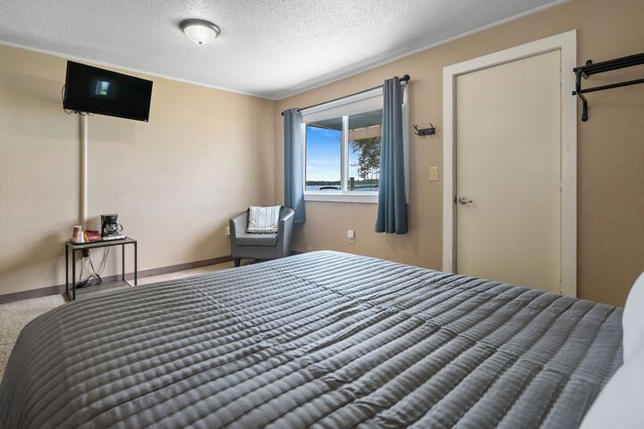 Room 27 of 154
