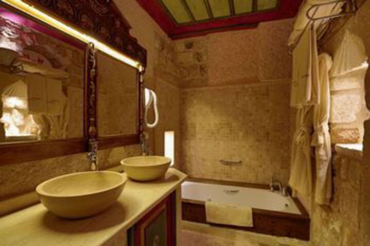 Room 43 of 127