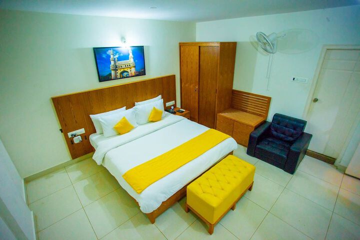 Room 9 of 36