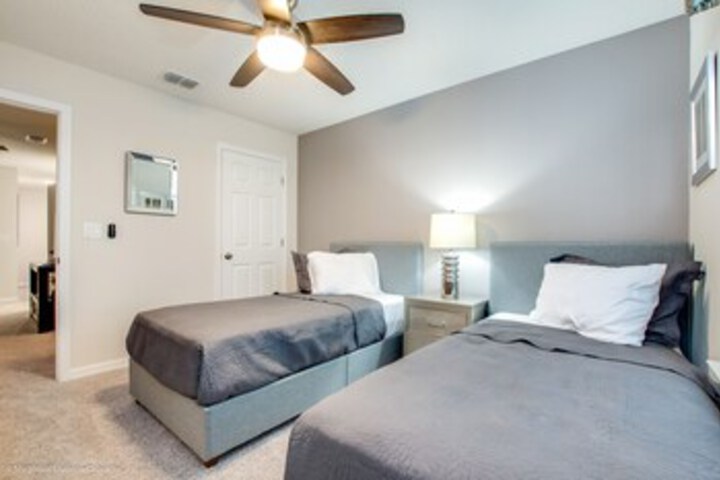 Room 44 of 51