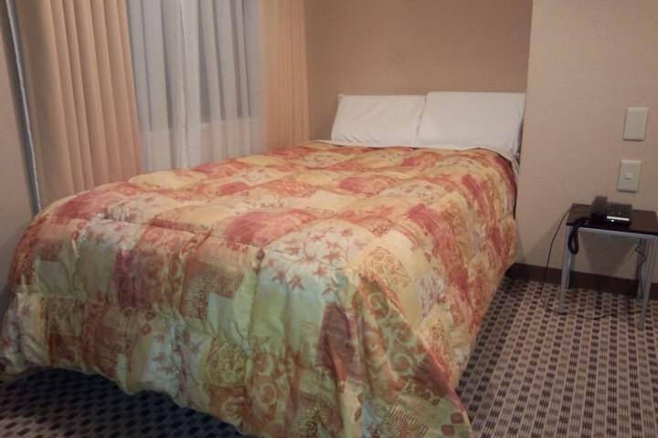 Room 13 of 33