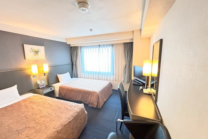 Room 11 of 39
