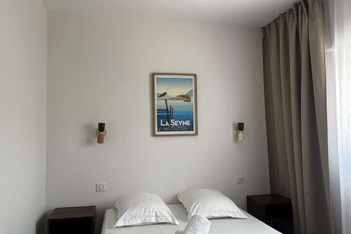 Room 3 of 31