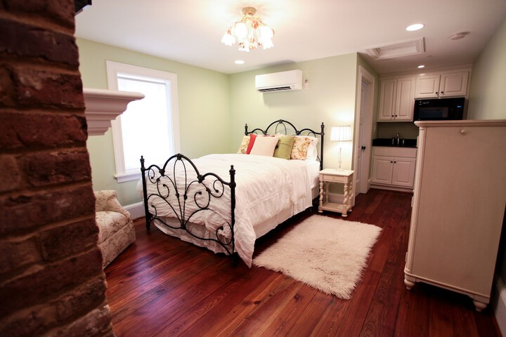 Room 32 of 142