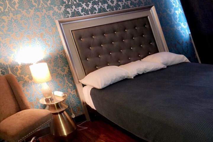 Room 46 of 77