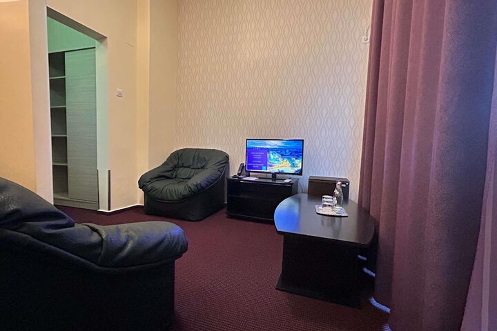 Room 13 of 151