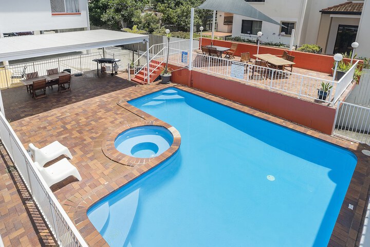Hotel Pool