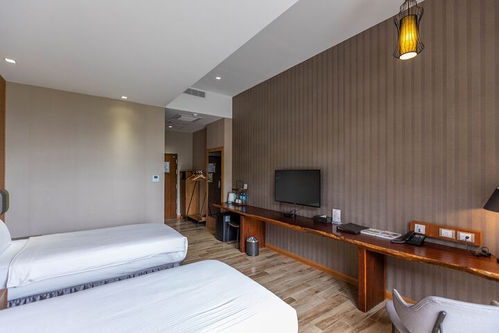 Room 14 of 64