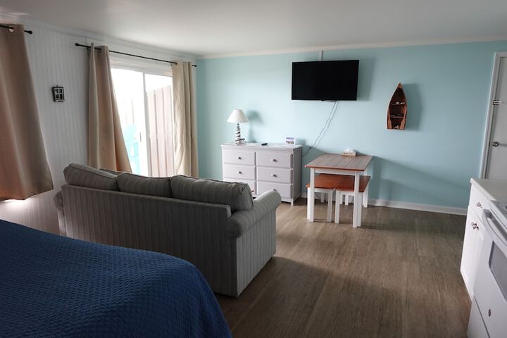 Room 100 of 282