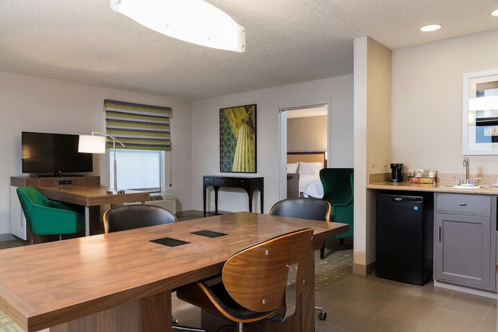 2 Queen Beds Hearing Accessible (8 of 23)