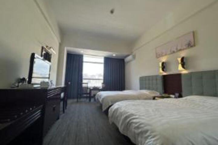 Room 6 of 7