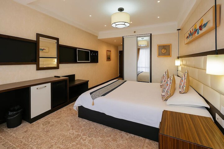 Room 17 of 35