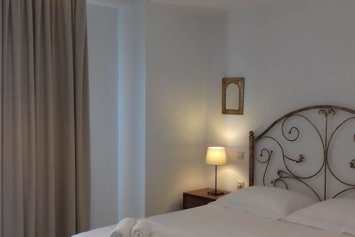 Room 9 of 47