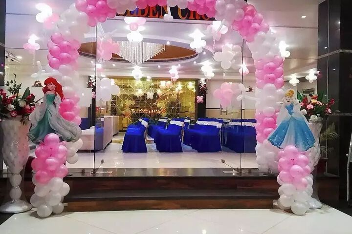 Ballroom/Hall 28 of 46