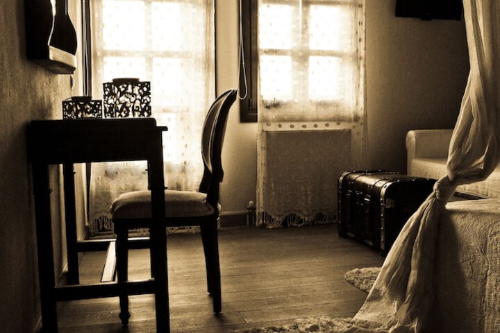 Room 13 of 74