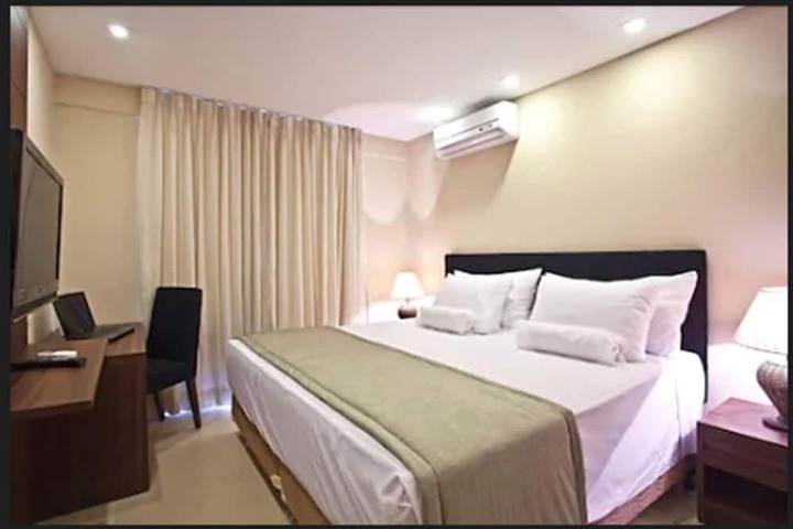 Room 4 of 32