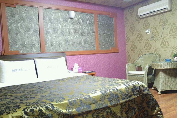 Room 3 of 13