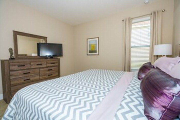 Room 10 of 24